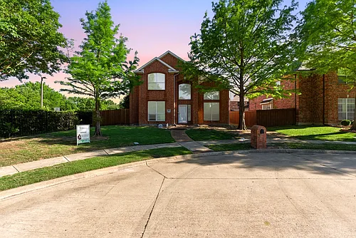 5001 Spicewood Dr Photo 1