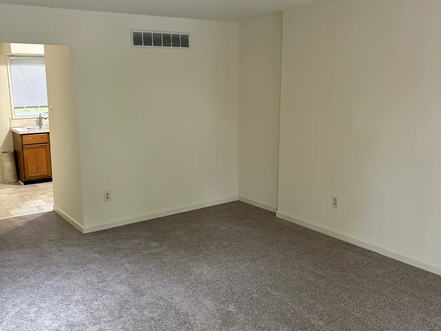 2 bed, 900 sqft, $1,850 — Photo 3