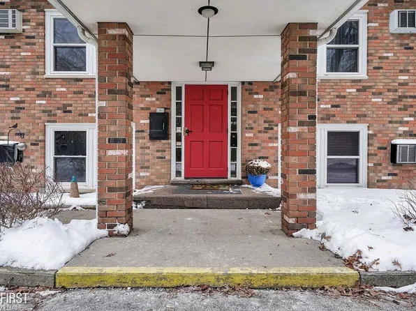 810 Holland Ave APT 8, Port Huron, MI 48060