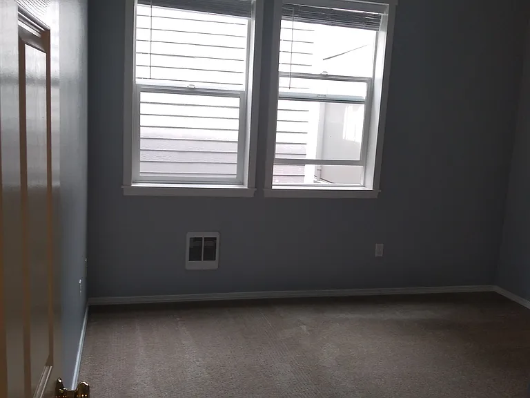 1903 10th Ave W #2 — Photo 4