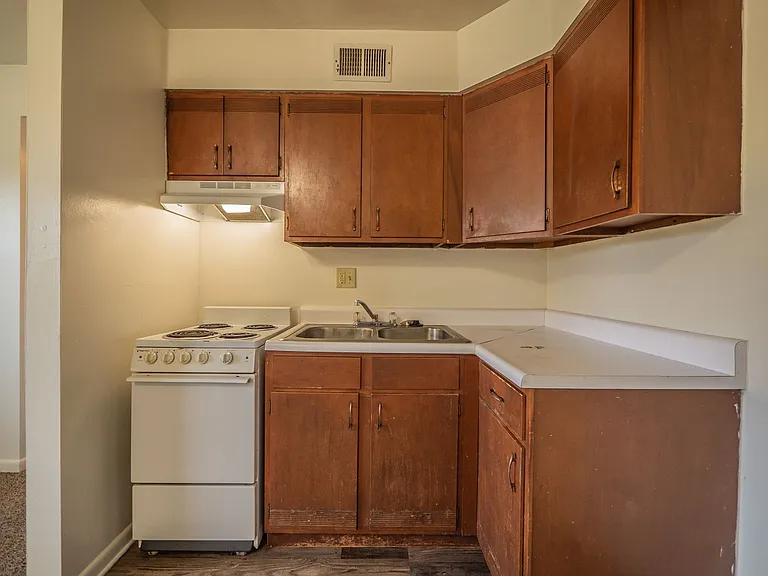 Campus View Apartments — Photo 20