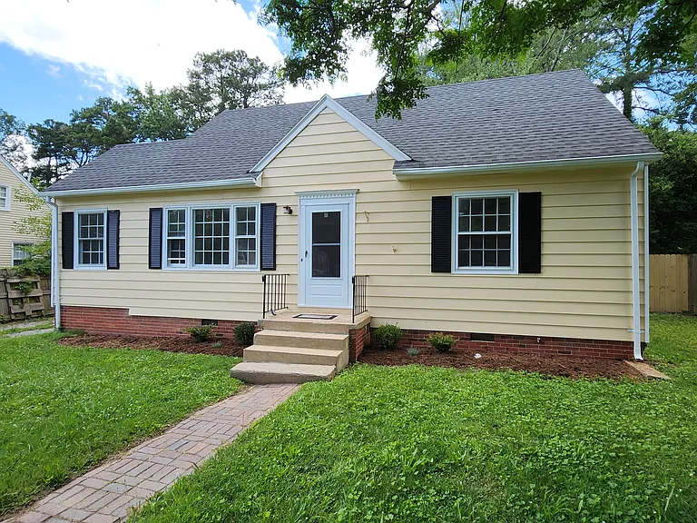 1420 Myradare Dr — Photo 1