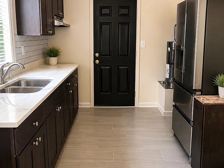 2554 Loghaven Dr NW — Photo 5