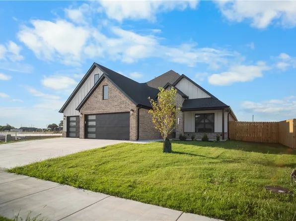 1130 Canyon Maple St, Centerton, AR 72719