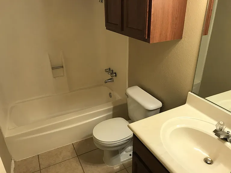 417 Live Oak St — Photo 10