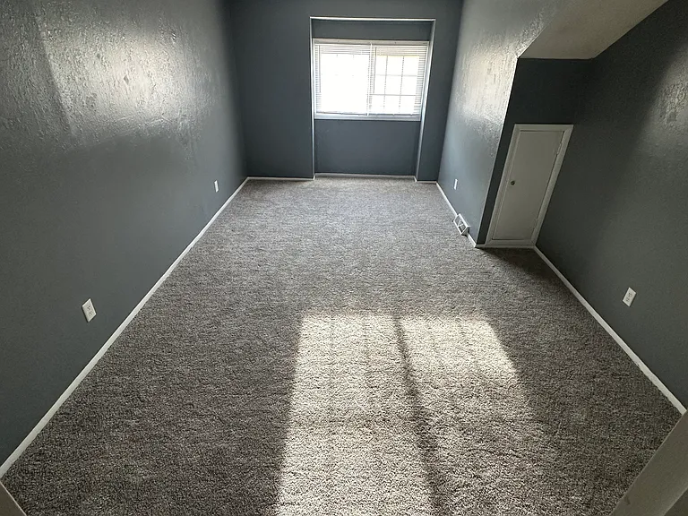 1201 Ada St — Photo 9