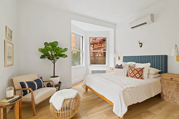 Sold by Compass | media 9