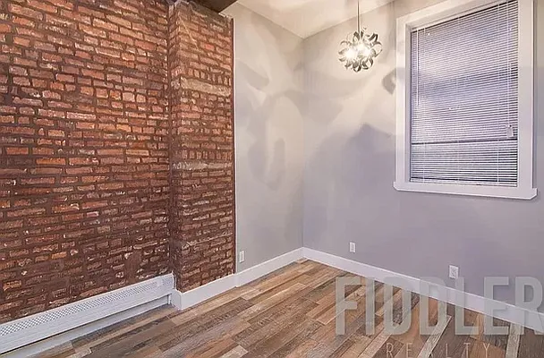 Rented by EXR | media 8