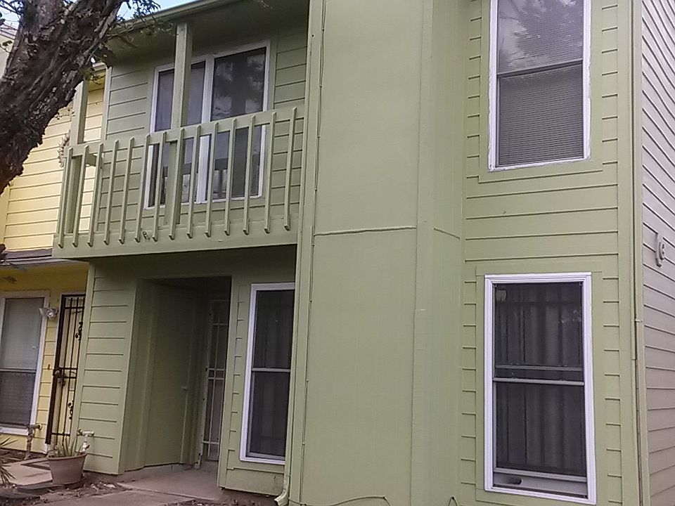 Front view with Hardie Plank