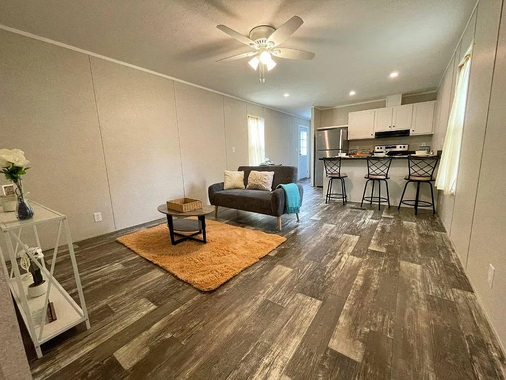 2 bed, 2.0 bath, 840 sqft, $1,625 — Photo 4