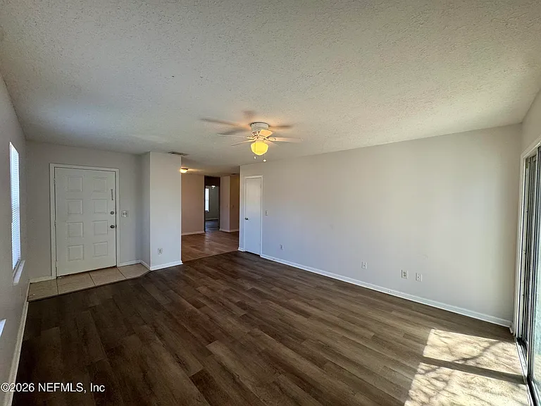 8846 Cavender Dr — Photo 3