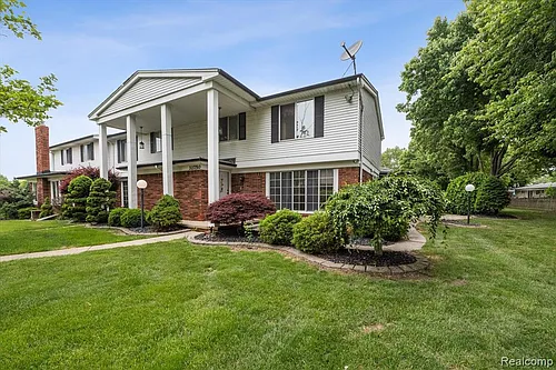 32750 Barclay Sq Photo 1