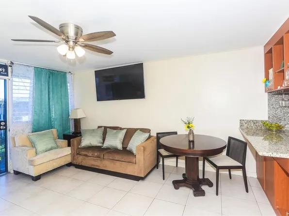 1119 Kokea St APT C301, Honolulu, HI 96817