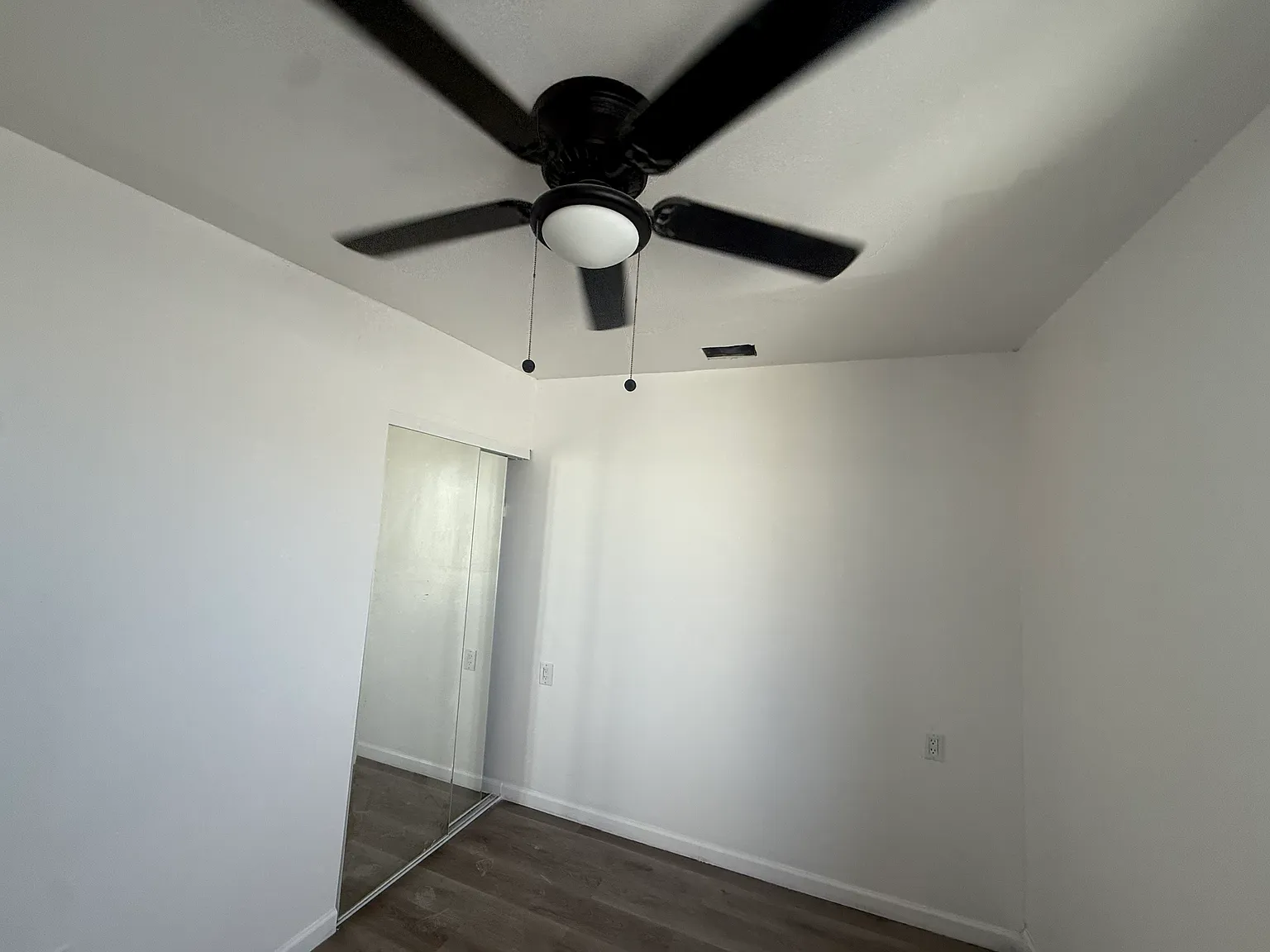3 bed, 1010 sqft, $3,300 — Photo 2