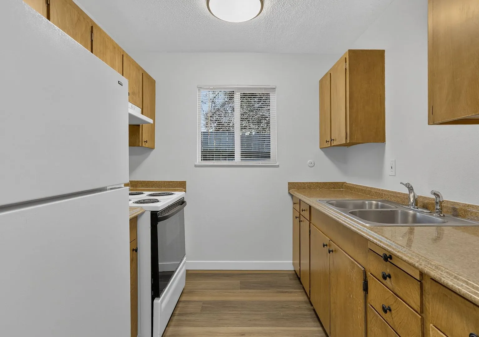 2521 NW Savier — Photo 1