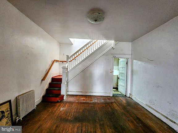 3rd image of 2811 Erdman Ave