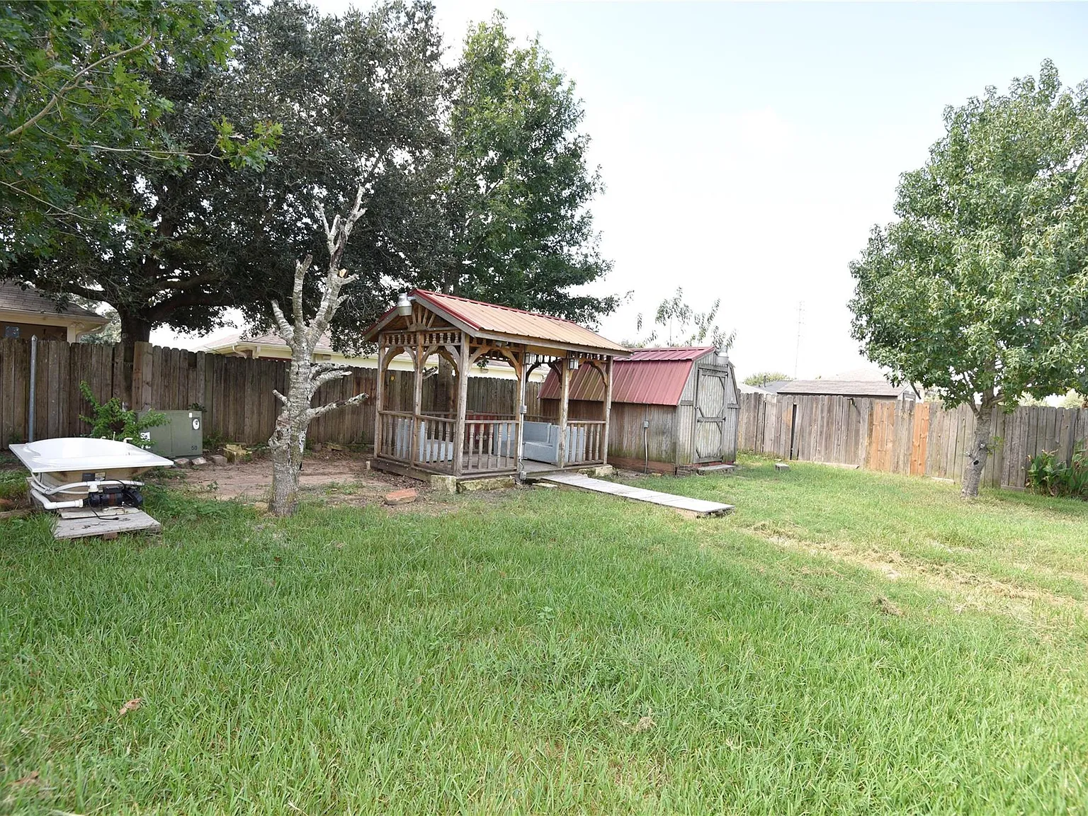 3 bed, 2.0 bath, 1261 sqft, $1,795 — Photo 4