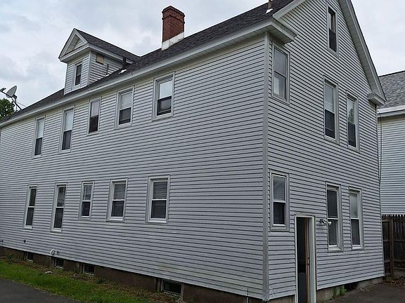 3rd image of 121 Winthrop Avenue
