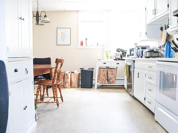 5th image of 221 Atlantic St #1R