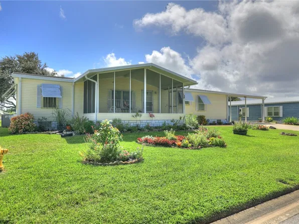 233 Kiwi Dr, Barefoot Bay, FL 32976