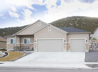 7123 N Pawnee Rd, Eagle Mountain, UT 84005