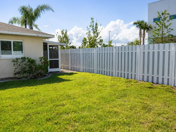1623 SW Santa Barbara Pl, Cape Coral, FL 33991