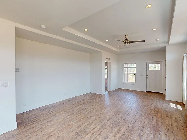 2070 Starbuck Ln — Photo 12