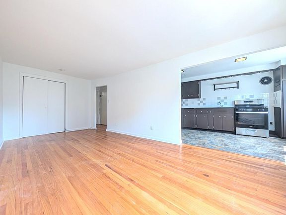 4th image of 335 3rd St #2