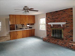 4th image of 113 Anderson Dr
