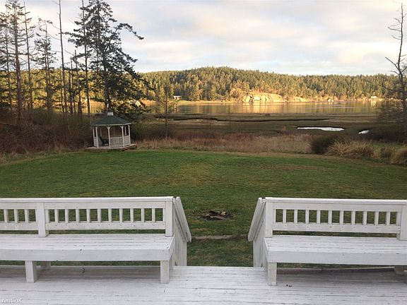 Deck view to the water front