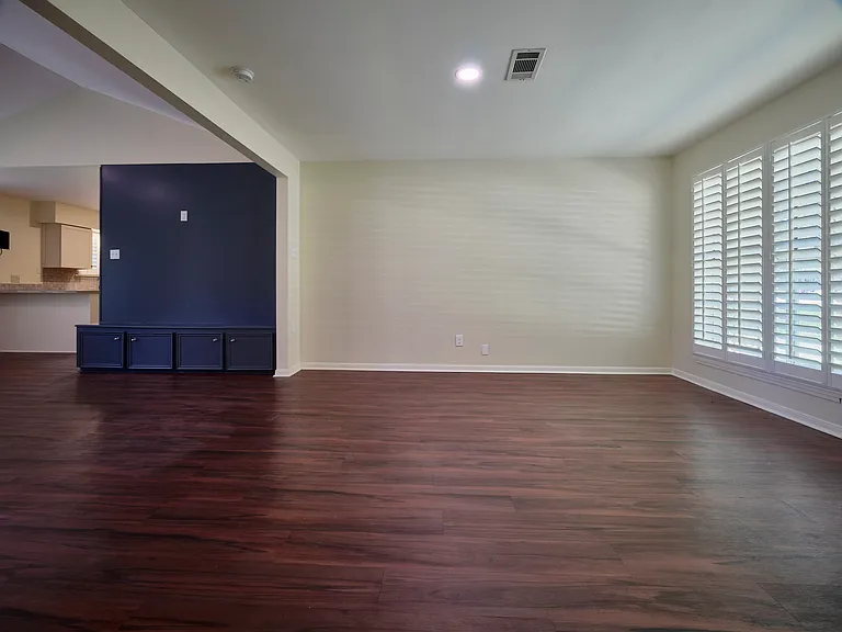 902 Clover Ridge Ave — Photo 12