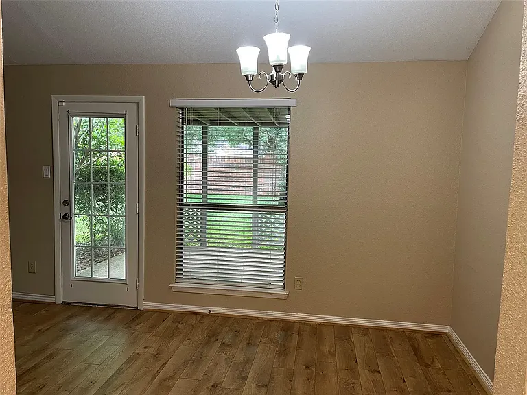 2722 Old Fort Rd — Photo 2