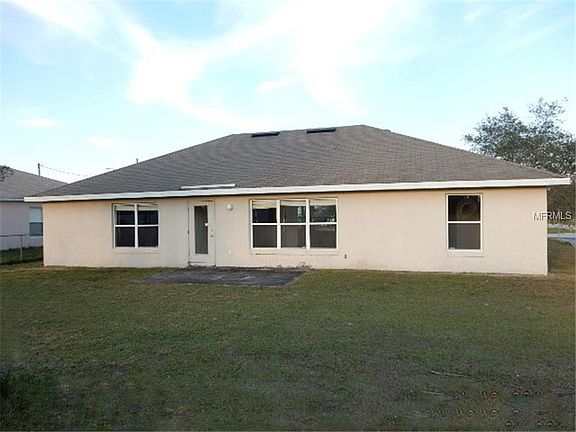 3rd image of 302 Erie Ct