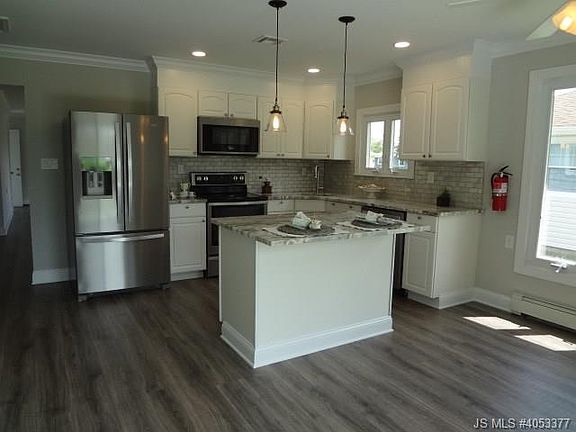 5th image of 53 Bonaire Dr