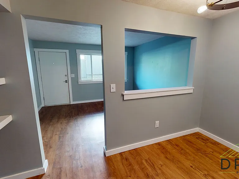 326 E Hillsdale St #8 — Photo 6