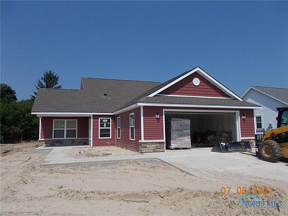 2nd image of 809 Eisenhower Drive