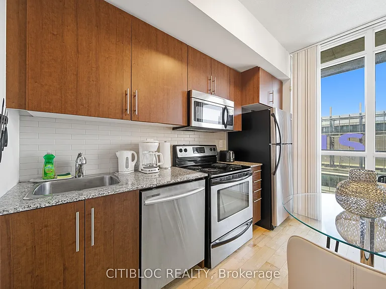 65 Bremner Blvd #4007 — Photo 26