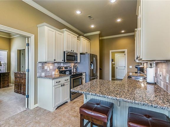4th image of 3504 SW Riverwood Pl