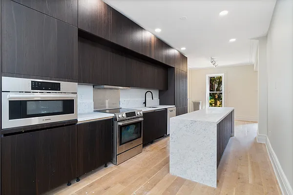 Rented by Compass | media 10