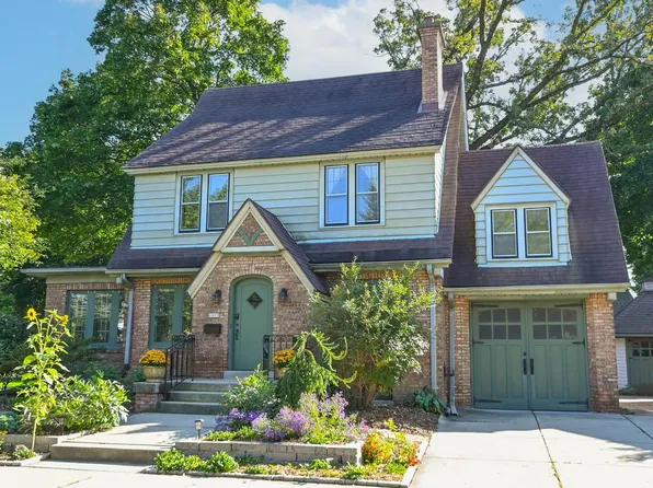 8809 Stickney AVENUE, Wauwatosa, WI 53226