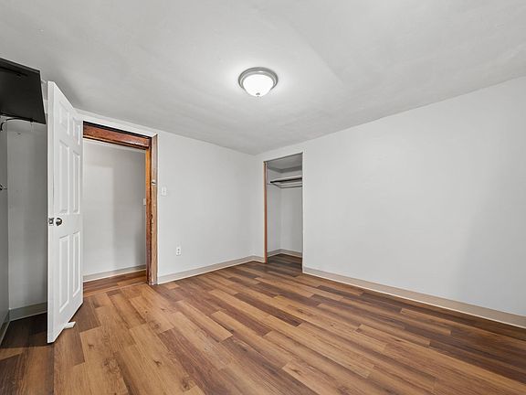 3rd image of 391 Poplar St