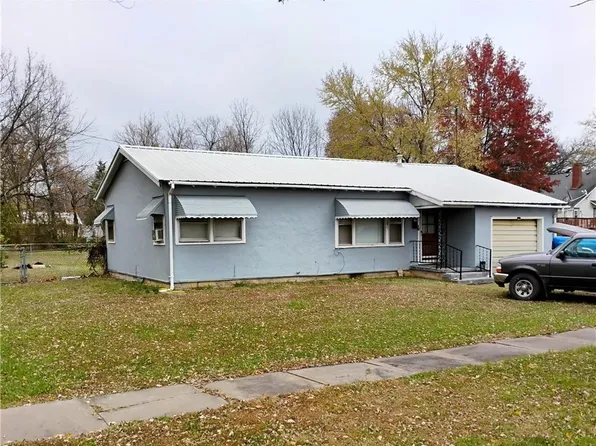 308 W Maple St, Girard, KS 66743