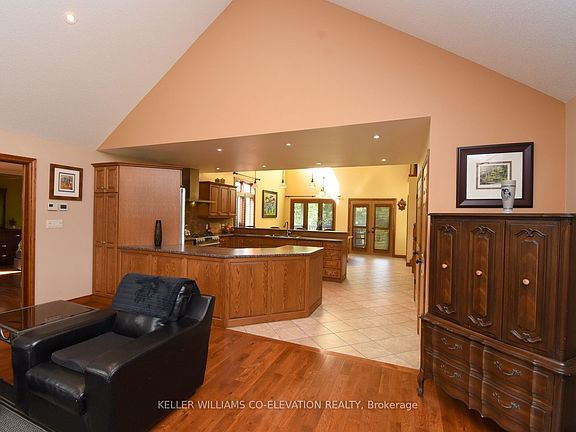 5th image of 635 Millgrove Side Rd