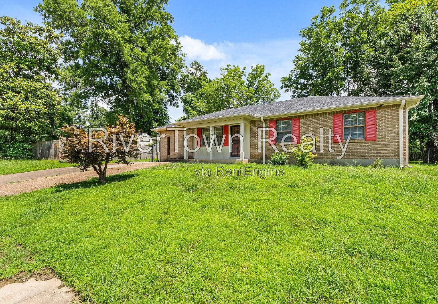 3 bed, 1.5 bath, 1488 sqft, $1,295 — Photo 2