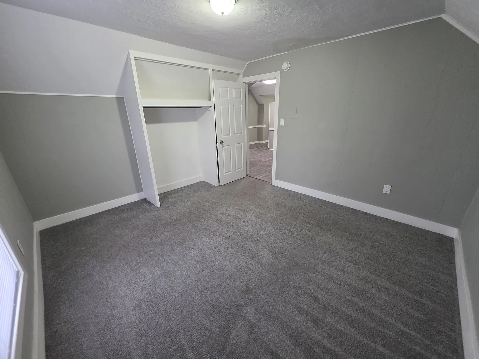 2 bed, 1.0 bath, $1,250 — Photo 4