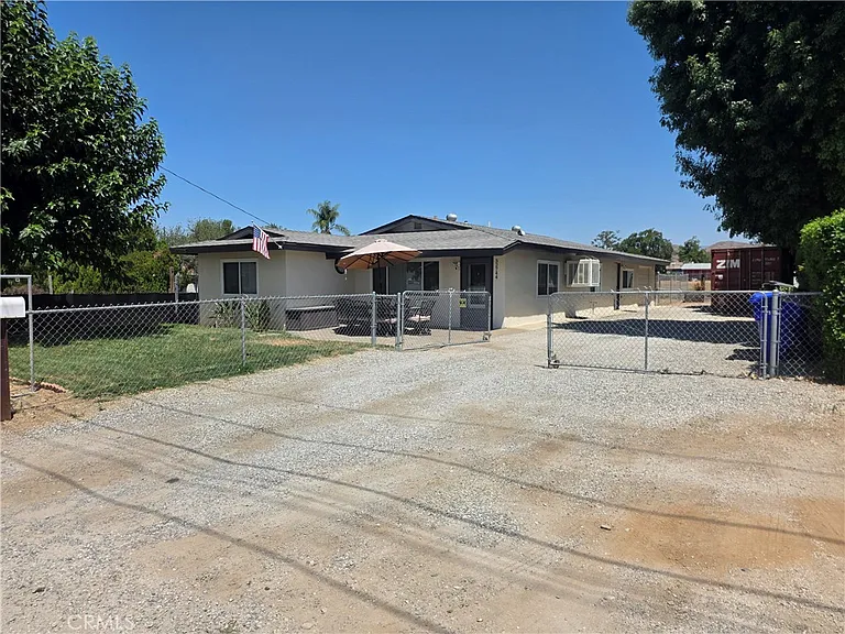32744 Texas Dr — Photo 2