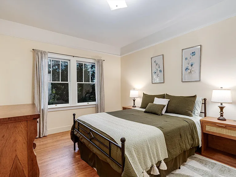 742 Austin Ave — Photo 15