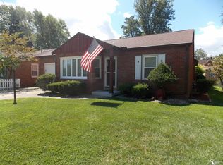 5915 Parkside Dr, Monroe, MI 48161