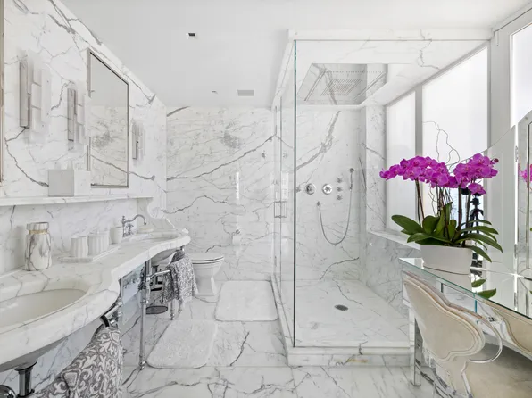 1049 5th Avenue image 11 of 19