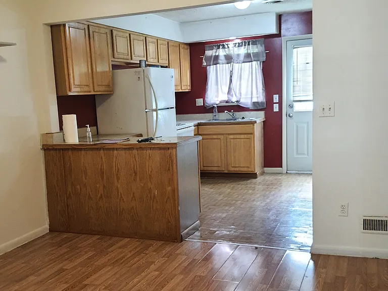 793 Walnut St — Photo 3
